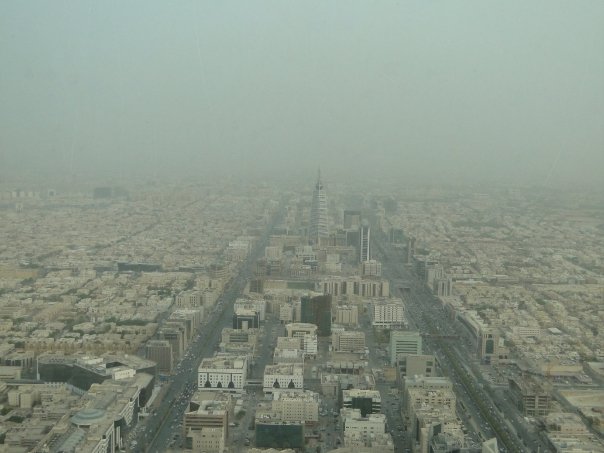 Riyadh's low-rise sprawl under daytime haze in 2009, the scale foreign operators underestimate in Saudi Arabia